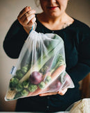 2 reusable but also COMPOSTABLE produce bag to carry your fruits and vegetables directly from the shop to your fridge. Blue trim version.