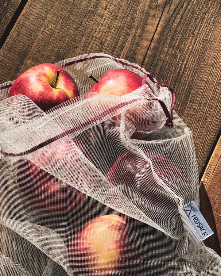 3 reusable but also COMPOSTABLE produce bag to carry your fruits and vegetables directly from the shop to your fridge. Lovebirds  version, 2 bags with yellow trim and 1 with peach trim.