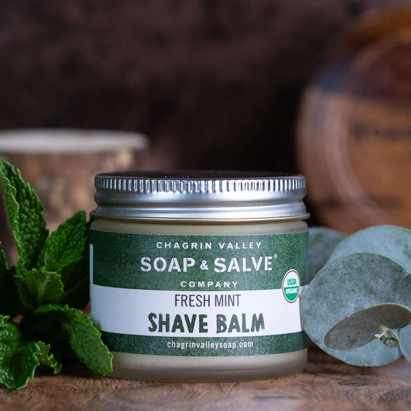 Gently soothe freshly shaven skin with an organic moisturizing balm, with an invigorating scent, that is alcohol-free and will not dry out sensitive facial skin.