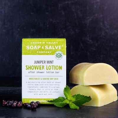 Mint berry Organic solid shower lotion bar, made with unrefined shea and cocoa butters. Melts on contact with warm wet skin and has excellent skin softening properties.